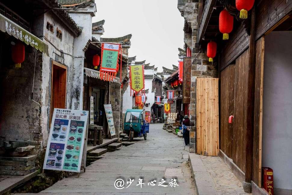 探秘吉鹿力问答社区,40岁以上的女性应该如何选择驼色大衣的内搭?等你来解答