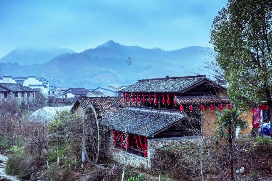 十个月宝宝吃手很严重